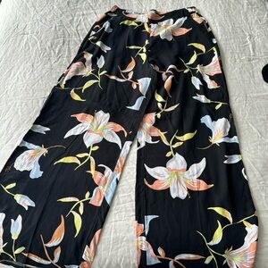 Roxy Tropical Floral Print Black Wide Leg Pants Cropped NWT M Medium